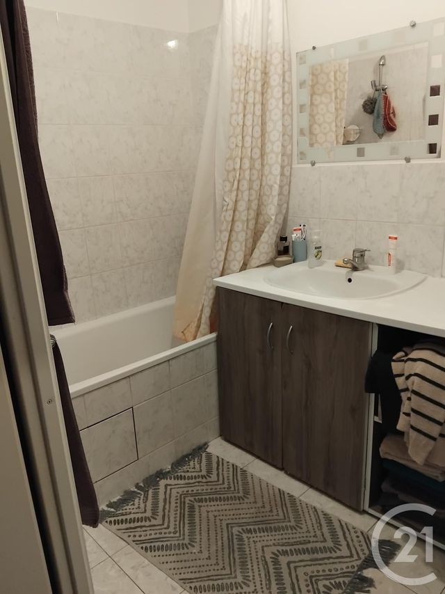 Appartement F3 à vendre - 3 pièces - 60,87 m2 - Orleans - 45 - CENTRE