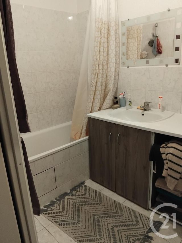 Appartement F3 à vendre - 3 pièces - 60,87 m2 - Orleans - 45 - CENTRE