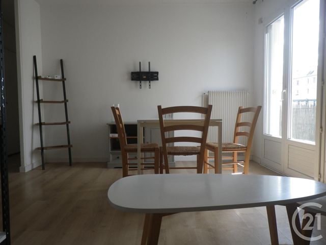 Appartement F3 &agrave; louer - 3 pi&egrave;ces - 61 m2 - Beaugency - 45 - CENTRE