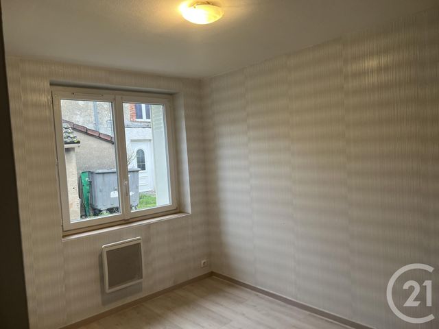 Maison &agrave; louer - 3 pi&egrave;ces - 64,72 m2 - Cravant - 45 - CENTRE