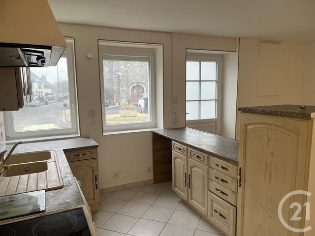 Maison &agrave; louer - 3 pi&egrave;ces - 64,72 m2 - Cravant - 45 - CENTRE