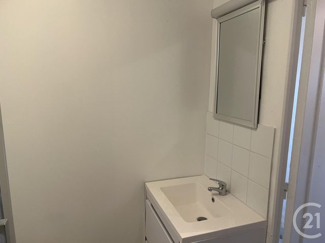 Maison &agrave; louer - 3 pi&egrave;ces - 64,72 m2 - Cravant - 45 - CENTRE