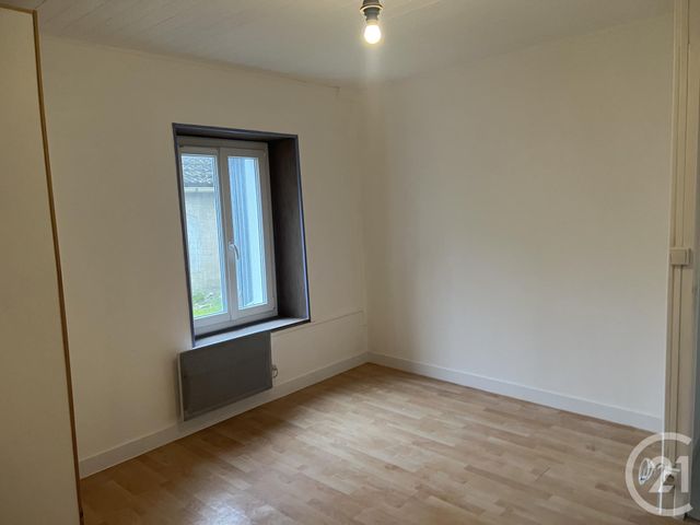 Maison &agrave; louer - 3 pi&egrave;ces - 64,72 m2 - Cravant - 45 - CENTRE