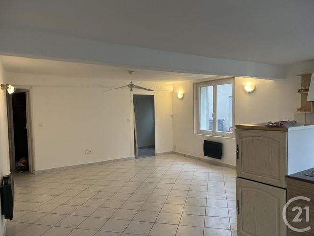 Maison &agrave; louer - 3 pi&egrave;ces - 64,72 m2 - Cravant - 45 - CENTRE