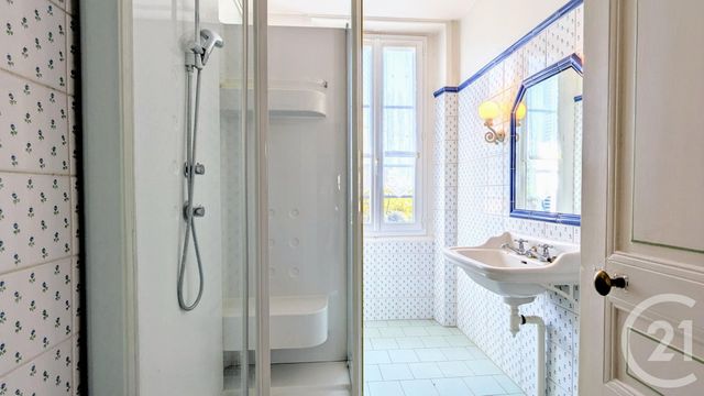 Maison à vendre - 5 pièces - 122 m2 - La Ferte St Cyr - 41 - CENTRE