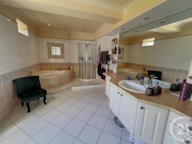 Maison à vendre - 6 pièces - 267,89 m2 - Cravant - 45 - CENTRE