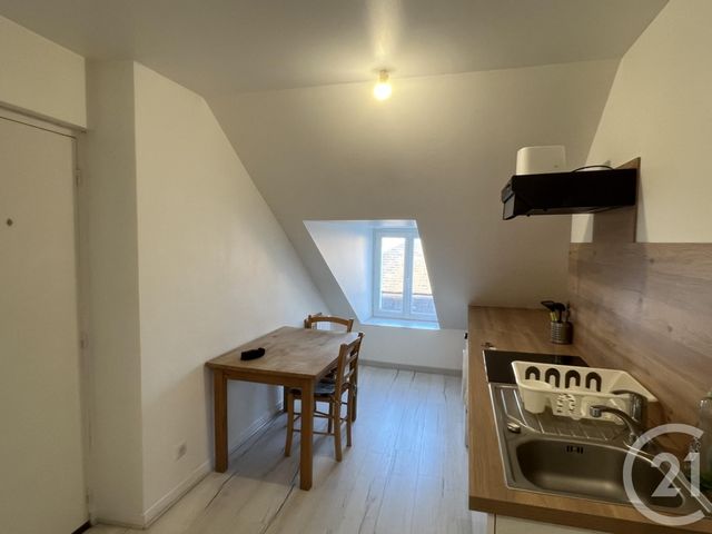 Appartement Studio &agrave; louer - 1 pi&egrave;ce - 33,80 m2 - Beaugency - 45 - CENTRE