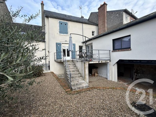 Maison &agrave; louer - 4 pi&egrave;ces - 107,98 m2 - Avaray - 41 - CENTRE
